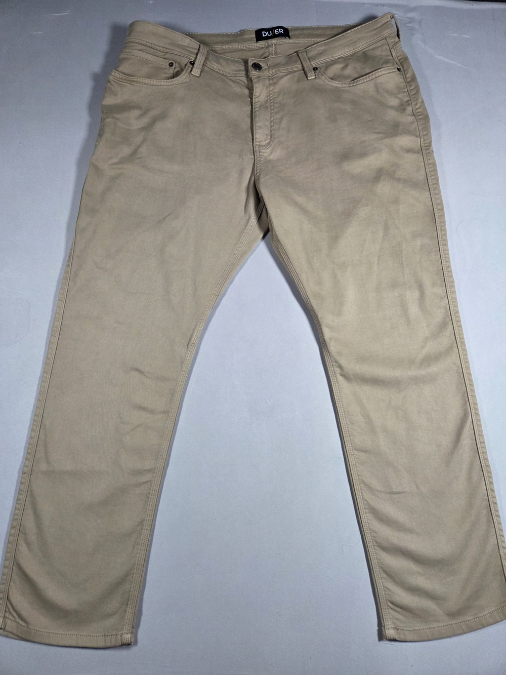 DU/ER Men's No Sweat Relaxed Taper Chino Pants in Khaki Size 40/30